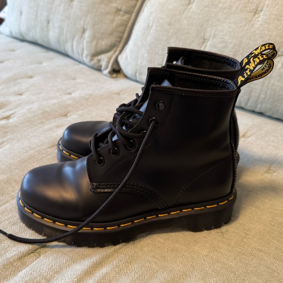 Dr Martens 101 Smooth Leather Ankle Boots - Picture 2 of 11